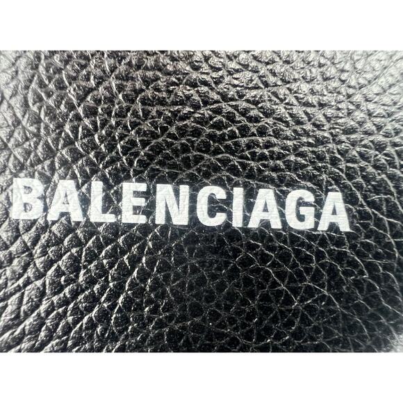 BALENCIAGA Cash Heart Zip Case Black grained calfskin leather Wit COA - Picture 10 of 11